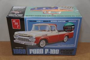 lot 200 image: AMT 1960 Ford F-150 125 Scale Model Building Kit
