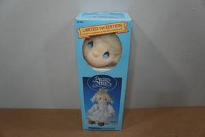 lot 202 image: Precious Moments 18 Doll Kit