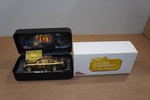 lot 207 image: Racing Champions 24K Gold Collectors Car