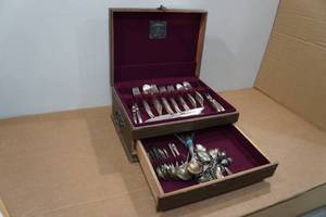 lot 228 image: JB Hudson Case with Flatware