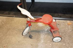lot 243 image: Vintage Garton Trike