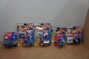 lot 267 image: Winners Circle and Nascar Collectible Model Cars and Figurines