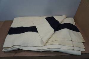 lot 268 image: Hudsons Bay Company Wool Blanket