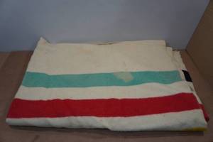 lot 269 image: Hudsons Bay Company Wool Blanket