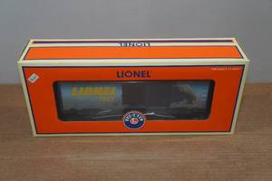 lot 276 image: Lionel Art Boxcar