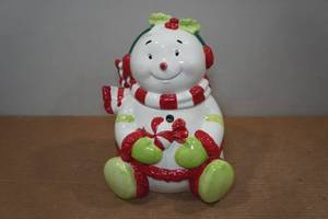 lot 283 image: Ceramic Snowman Cookie Jar