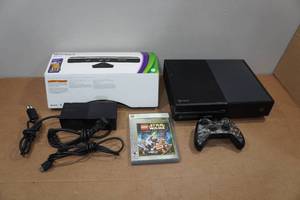 lot 307 image: Microsoft XBOX One Gaming Console with Controller and 360 Game