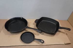lot 343 image: Cast Iron Skillets - No 6, 9.5 & 10