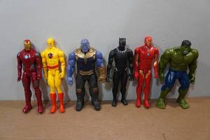 lot 345 image: 6 Marvel Action Figures