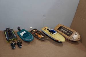 lot 366 image: Assorted Boat Models