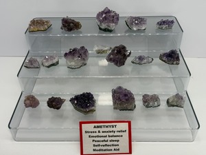 lot 204 image: Amethyst rough geode pieces lot of 18 675gm1 lb.8oz.