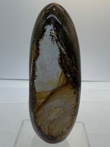 lot 8 image: Ocean Jasper Freeform 2lbs 5.6 oz1 kilo