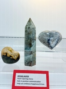 lot 57 image: Ocean Jasper Polished Lot of 3 Generator 381 gm.13.4 oz., Heart 339 gm.12 oz., Heart 173 gm.6.1 oz.