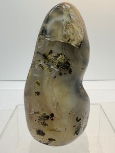 lot 39 image: Dendritic agate freeform 875 gm.1 lb. 15 oz.