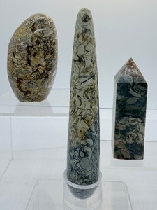 lot 104 image: Ibis Jasper polished lot of 3 Freeform 368 gm.13 oz., obelisk 152 gm. 5.4 oz., massage wand 123 gm.4.3 oz.