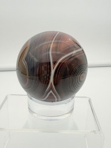 lot 45 image: Sardonyx Sphere 63mm 331 gm.11.5 oz.