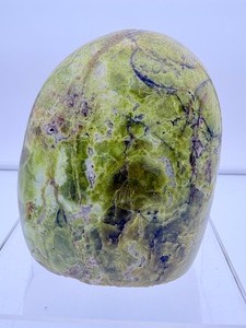 lot 75 image: Green opal freeform 1 kilo2 lb. 5 oz.