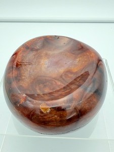 lot 101 image: Carnelian bowl 694 gm.1 lb. 8.5 oz.