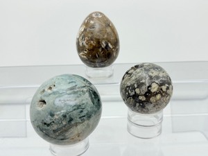 lot 279 image: Ocean Jasper SphereEgg Lot of 3 Sphere 57mm 272gm9.6oz., sphere 47mm 156gm5.5oz., egg 200gm7.2oz.