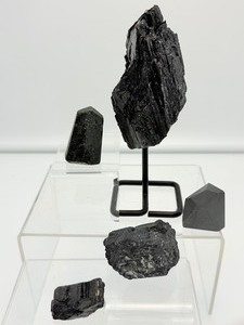 lot 158 image: Black Tourmaline Misc. Lot of 5 large piece on stand, 2 rough pieces & 2 small polished tumbles 556 gm.1 lb. 3.6 oz.