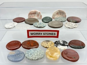 lot 168 image: 21 Worry Stone Lot 562 gm.1 lb.