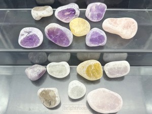 lot 133 image: 15 Seer StonesEma EggsDreamers Crystals 1-2 427 gm.15.1 oz. Naturally polished gemstone cut to reveal the beauty of the stone. From the Ema             River in Brazil