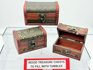 lot 93 image: 3 wooden treasure chests to fill with tumbles