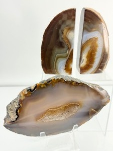 lot 9 image: Agate Bookends 752 gm.11 oz. and Agate Geode Slice with Druzy Vug 419 gm.14.8 oz.