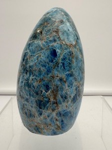 lot 11 image: Blue Apatite Freeform 1.1 kilo2 lbs. 7 oz.