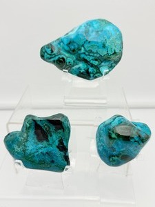 lot 95 image: Polished Chrysocolla & Malachite Lot of 3 Total weight 460 gm.1 lb.