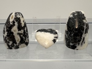 lot 193 image: Zebra Jasper Polished Lot of 3 2-Freeforms 446 gm.1 lb. and a small heart 32 gm.1.1 oz. Total Weight of Lot 478 gm 1 lb. 1 oz.