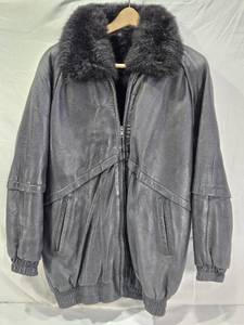 lot 4 image: Leather Jacket with Fur Collar, Size S, Made in Korea