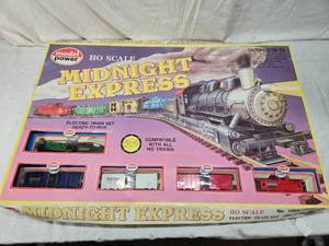 lot 79 image: 1980s Model Power HO Scale Midnight Express Train Set No. 1065