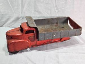 lot 144 image: Marx Toys Lumar Contractors Dump Truck