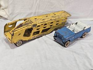 lot 157 image: Tonka Motor Transport Trailer and Tonka Jeep Toy