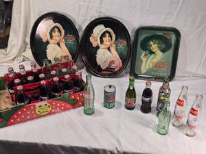 lot 160 image: Coca-Cola Trays and Bottles, Full Vintage 7UP Bottle and More
