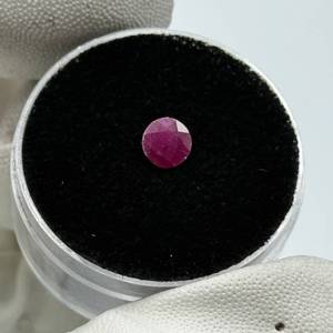 lot 29 image: 1.13 Carat Ruby