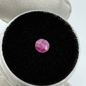 lot 34 image: 1.11 Carat Ruby