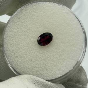 lot 40 image: 1.01 Carat Rhodolite Garnet
