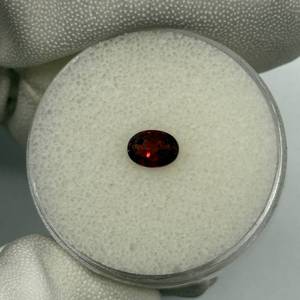 lot 41 image: 1.03 Carat Rhodolite Garnet