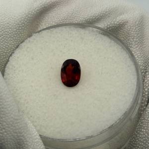 lot 47 image: 1.03 Carat Rhodolite Garnet