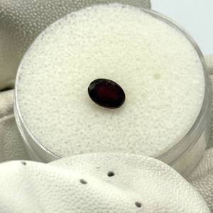 lot 50 image: 1.33 Carat Rhodolite Garnet
