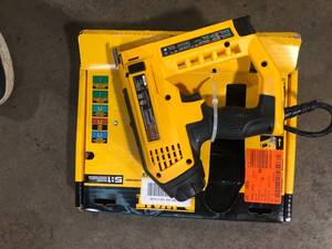 lot 4 image: DEWALT 5-in-1 Multi-Tacker and Brad Nailer  Customer Returns See Pictures