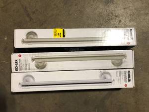 lot 62 image: Lot of Assorted Bathroom Rails Various Models and Conditions  Returns See Pictures