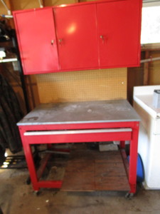 lot 1 image: Workbench  Cabinet