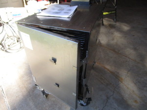 lot 3 image: Electric Smoker