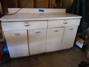 lot 11 image: Cabinet, 60L