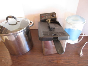 lot 35 image: Fryer, Crusher, Stock Kettles