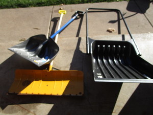 lot 74 image: Snow Shovels, ScoopFloat
