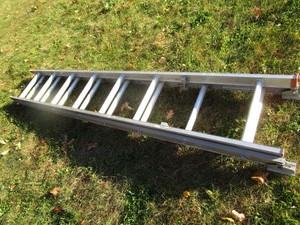 lot 83 image: Aluminum Ladder